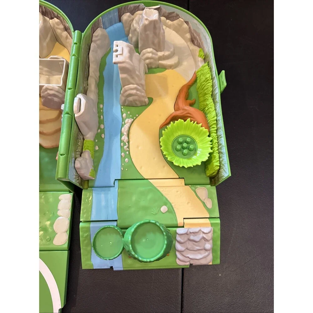 2020 Green Pokemon Foldout Playset Carrying Case Backpack Toy